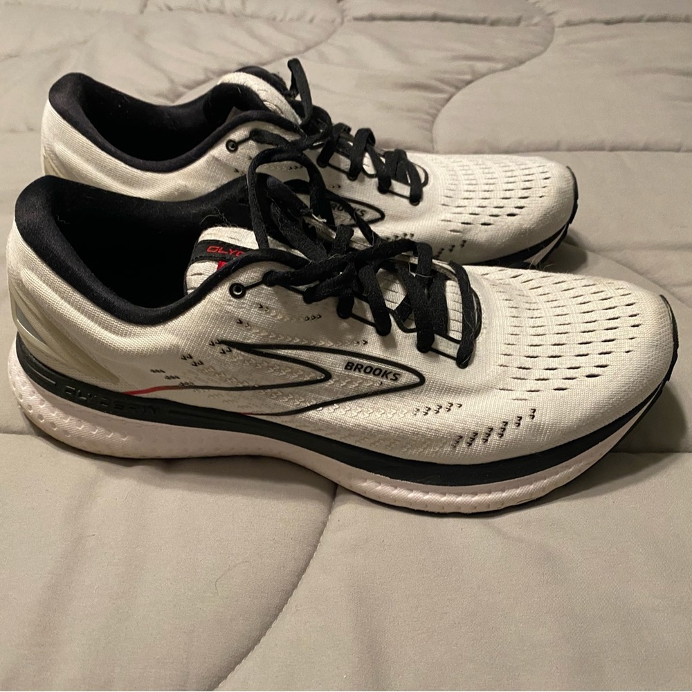 Brooks mens 10 running shoe
